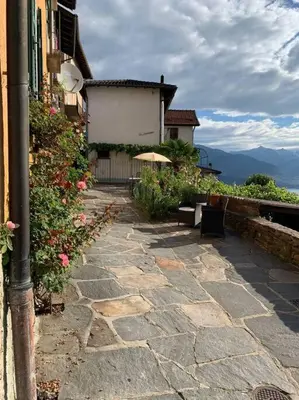 Ein allgemeiner Bergblick oder ein Berglick von der Ferienwohnung aus