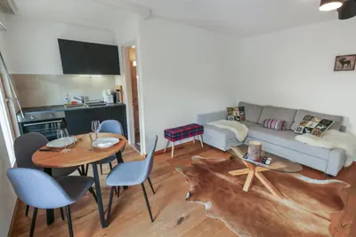 Ein Sitzbereich in der Unterkunft Studio élégant au coeur de Crans