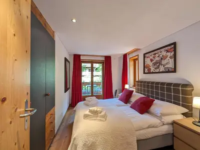 Ein Bett oder Betten in einem Zimmer der Unterkunft N-Orgon - Sleeps 4, tranquil location.