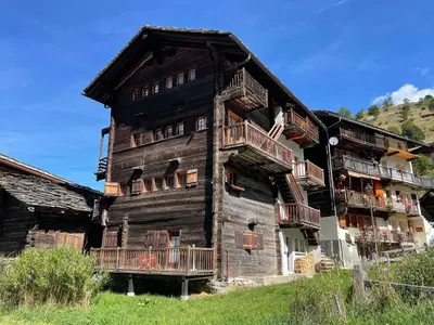 Das Gebäude in dem sich die Ferienwohnung befindet