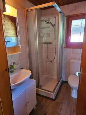 Ein Badezimmer in der Unterkunft chante bise