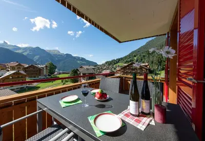 Ein allgemeiner Bergblick oder ein Berglick von der Ferienwohnung aus