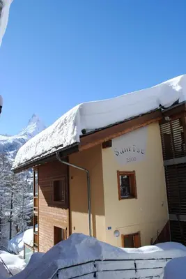 Haus Sunrise im Winter