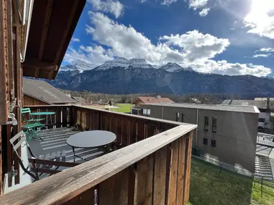 Ein allgemeiner Bergblick oder ein Berglick von der Ferienwohnung aus