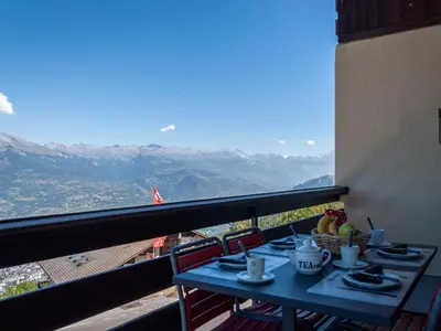 Ein allgemeiner Bergblick oder ein Berglick von der Ferienwohnung aus