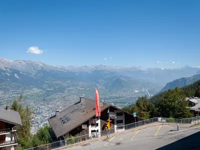 Ein allgemeiner Bergblick oder ein Berglick von der Ferienwohnung aus