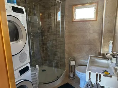 Ein Badezimmer in der Unterkunft Chalet Edelweiss à Saint-Martin, Val d'Hérens