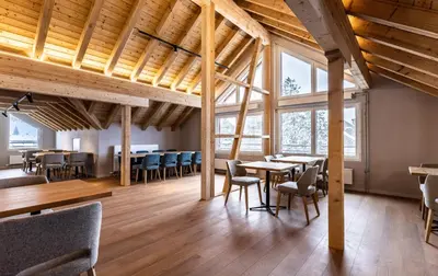 Ein Sitzbereich in der Unterkunft Hotel Piz Badus