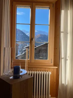Ein allgemeiner Bergblick oder ein Berglick von der Ferienwohnung aus