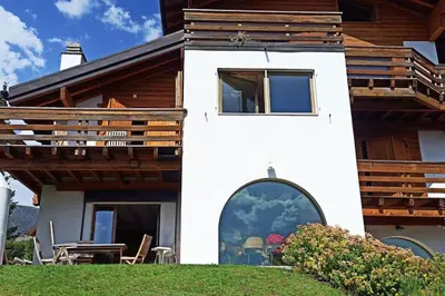 Das Gebäude in dem sich die Ferienwohnung befindet