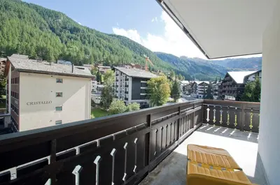 Ein allgemeiner Bergblick oder ein Berglick von der Ferienwohnung aus
