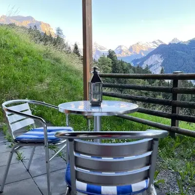 Bed & Breakfast in car-free Wengen - Hop in Nest BnB