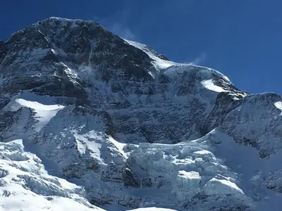 Ein allgemeiner Bergblick oder ein Berglick von der Ferienwohnung aus