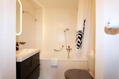 Ein Badezimmer in der Unterkunft Everest N - Two room apartment for 4 persons