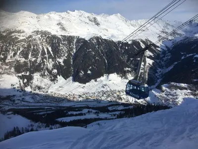 Ein allgemeiner Bergblick oder ein Berglick von der Ferienwohnung aus