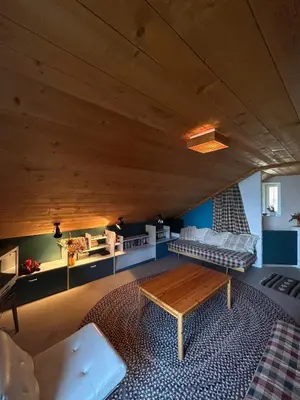 Ein Sitzbereich in der Unterkunft Cache-Cache MOUNTAIN & QUIET chalet 10 pers