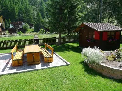Ein Garten an der Unterkunft Apartment Amara by Interhome