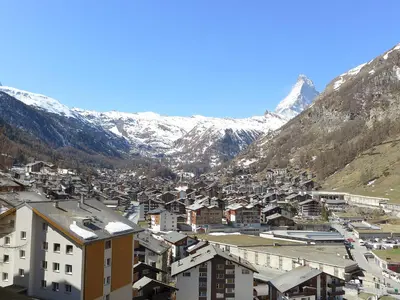 Ein allgemeiner Bergblick oder ein Berglick von der Ferienwohnung aus