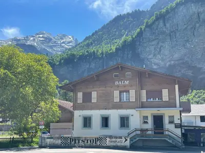 Ein allgemeiner Bergblick oder ein Berglick von der Pension aus