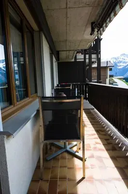 Ein Balkon oder eine Terrasse in der Unterkunft Moderne 2-Zimmer-Wohnung in Albinen mit Aussicht