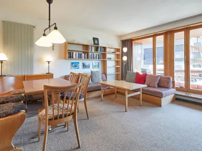Ein Sitzbereich in der Unterkunft Apartment Arzinol 305 by Interhome