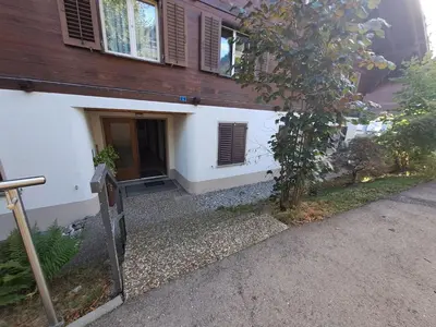 Das Gebäude in dem sich die Ferienwohnung befindet