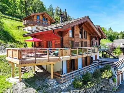 Das Gebäude in dem sich das Chalet befindet