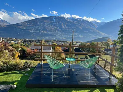 Ein allgemeiner Bergblick oder ein Berglick von der Ferienwohnung aus