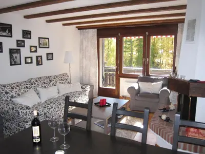 Ein Sitzbereich in der Unterkunft Apartment Lauber, Haus Wichje A, Zermatt