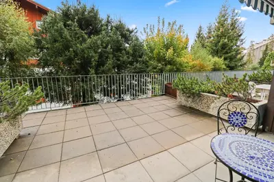 Ein Balkon oder eine Terrasse in der Unterkunft Charmant studio ouvert avec vue paisible