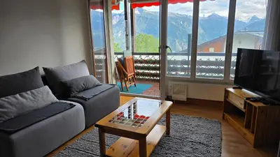 Ein allgemeiner Bergblick oder ein Berglick von der Ferienwohnung aus