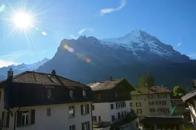Ein allgemeiner Bergblick oder ein Berglick von der Ferienwohnung aus
