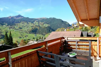 Ein allgemeiner Bergblick oder ein Berglick von der Ferienwohnung aus