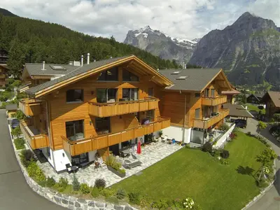 Ein allgemeiner Bergblick oder ein Berglick von der Ferienwohnung aus
