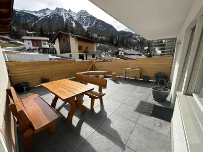 Ein allgemeiner Bergblick oder ein Berglick von der Ferienwohnung aus