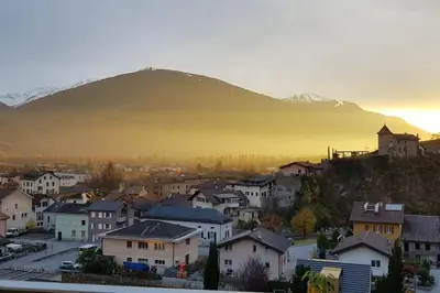 Ein allgemeiner Bergblick oder ein Berglick von der Ferienwohnung aus