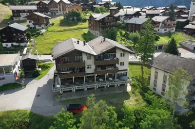 Das Gebäude in dem sich die Ferienwohnung befindet