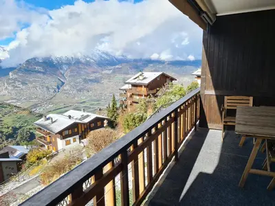Ein allgemeiner Bergblick oder ein Berglick von der Ferienwohnung aus