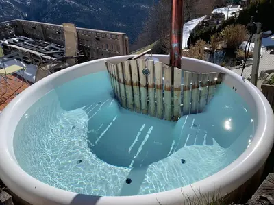 Der Swimmingpool an oder in der Nähe von stunning panoramic views! Hottube & Sauna