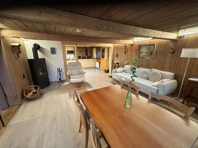 Ein Sitzbereich in der Unterkunft Meieli's Chalet
