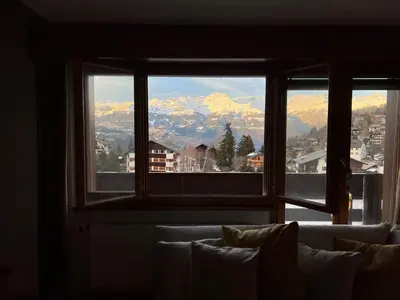 Ein allgemeiner Bergblick oder ein Berglick von der Ferienwohnung aus