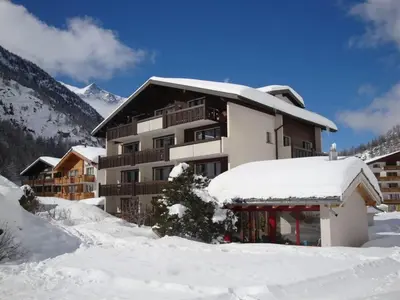 Apartment Haus Azur by Interhome im Winter