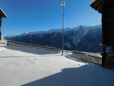 Ein allgemeiner Bergblick oder ein Berglick von der Ferienwohnung aus