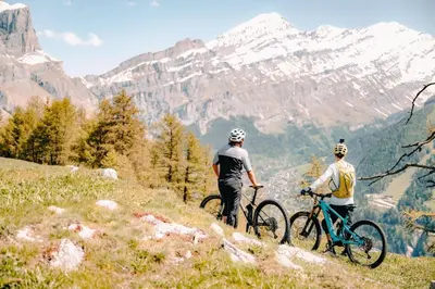 Ein allgemeiner Bergblick oder ein Berglick von des Hotels aus
