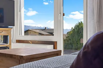 Ein allgemeiner Bergblick oder ein Berglick von der Ferienwohnung aus
