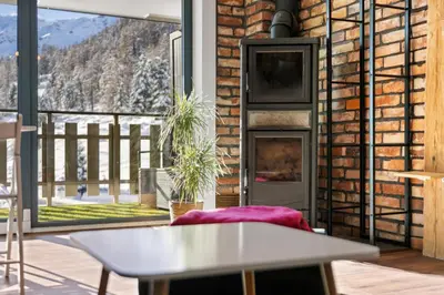 Ein allgemeiner Bergblick oder ein Berglick von der Ferienwohnung aus