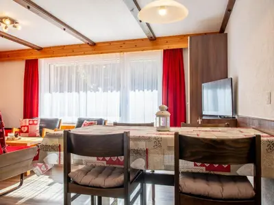 Ein Sitzbereich in der Unterkunft Apartment Haus Azur by Interhome
