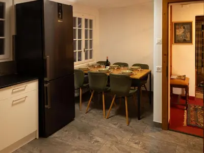 Küche/Küchenzeile in der Unterkunft Apartment Chalet Turquino - Apartment Marmotte by Interhome
