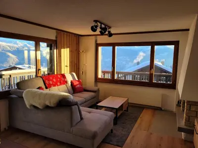 Ein allgemeiner Bergblick oder ein Berglick von der Ferienwohnung aus