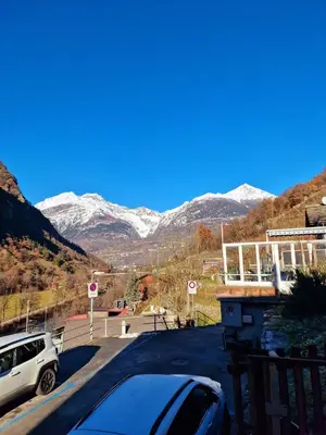 Ein allgemeiner Bergblick oder ein Berglick von der Ferienwohnung aus